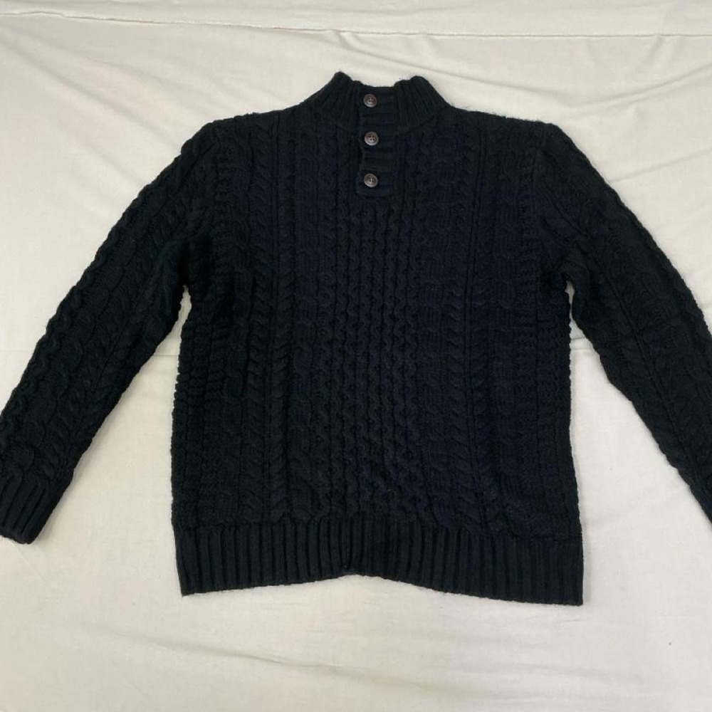 Classic black cable knit sweater in size‎ L